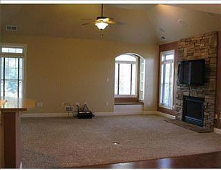 2nd image of 2009 Deacon Dr