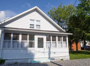 36 Central Ave, Niantic, CT 06357