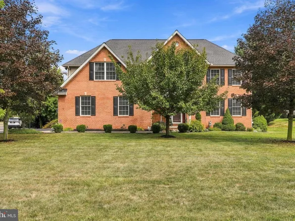 358 Moss Spring Ave, Greencastle, PA 17225