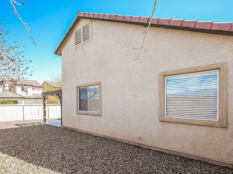 1704 Mizzenmast Ave — Photo 15