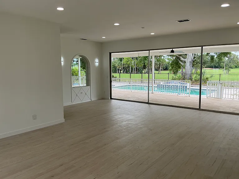 502 Magellan Dr — Photo 7