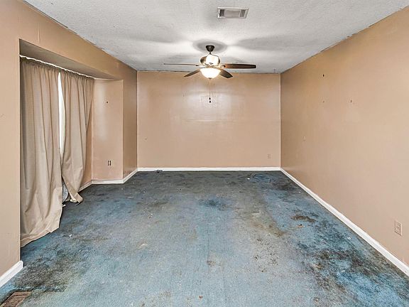 5th image of 5926 Debbie Dr