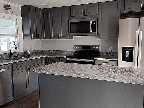 4th image of 2100 Grand Traverse Cir