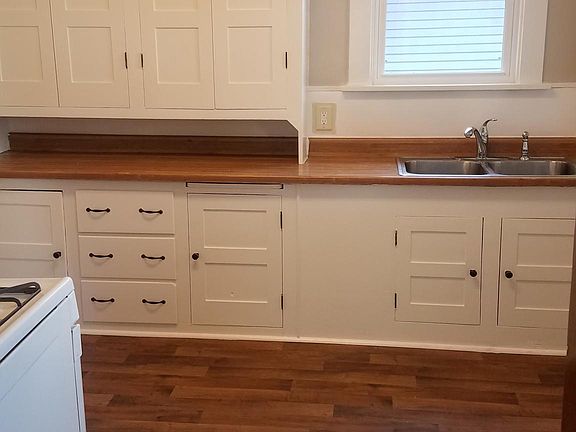 5th image of 247 Mayberry St