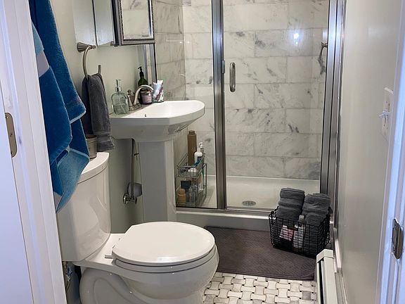 3rd image of 2824 Pillsbury Ave S APT 2