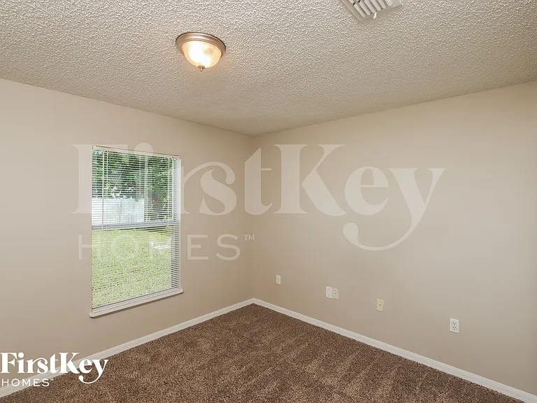1198 Venus St SE — Photo 12