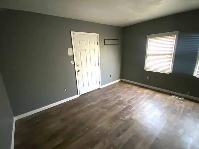 4547 Bessie Ave — Photo 7
