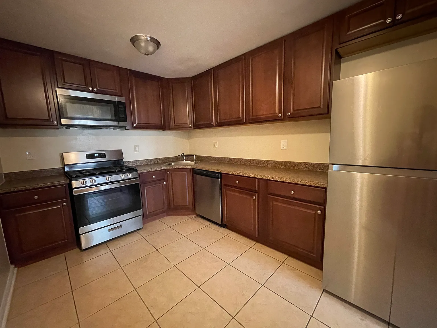 82 Boston St — Photo 4
