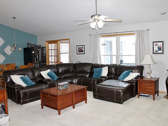 5th image of 910 26th Avenue Ct