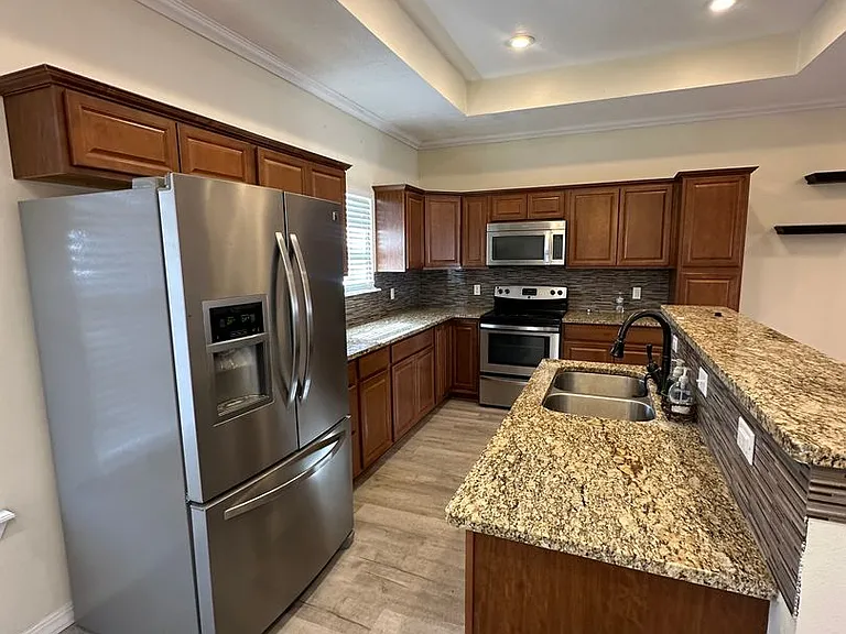 917 Almond Tree Ln — Photo 8