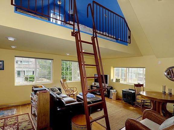 Apt 2 Loft