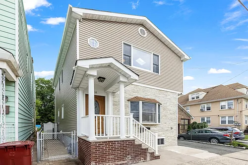14 Essex St Photo 1