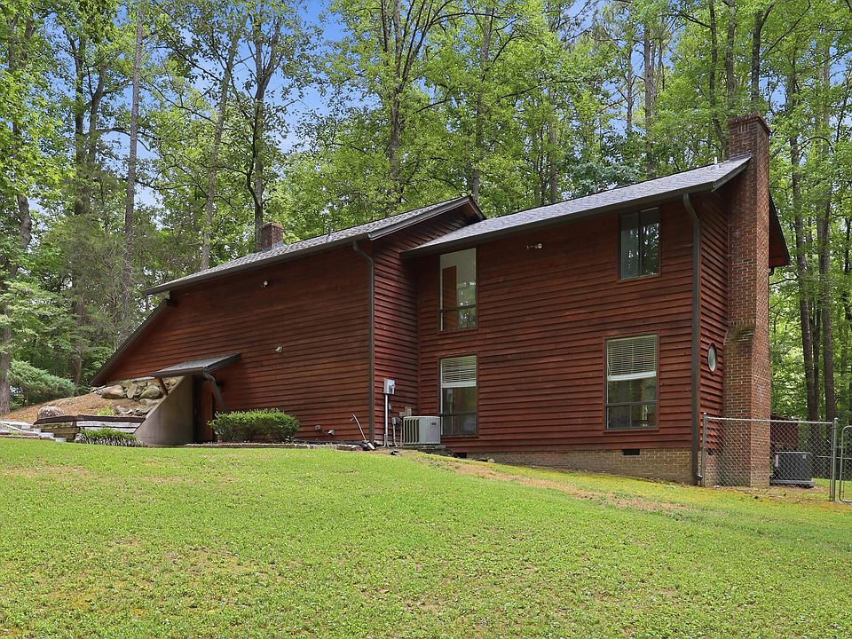 1st image of 369 River Rd