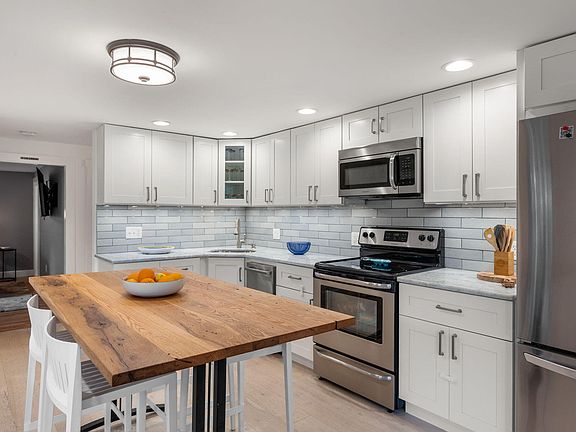4th image of 48 Pleasant Street Unit 1