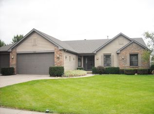 2579 Pinehurst Dr, Aurora, IL 60506