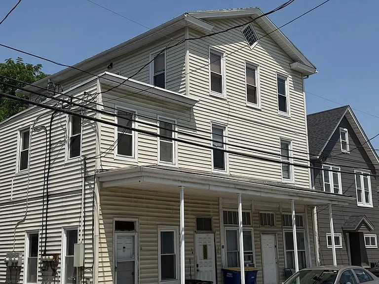 16 S Front St — Photo 1