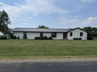 2307 E 1400th Rd, Casey, IL 62420