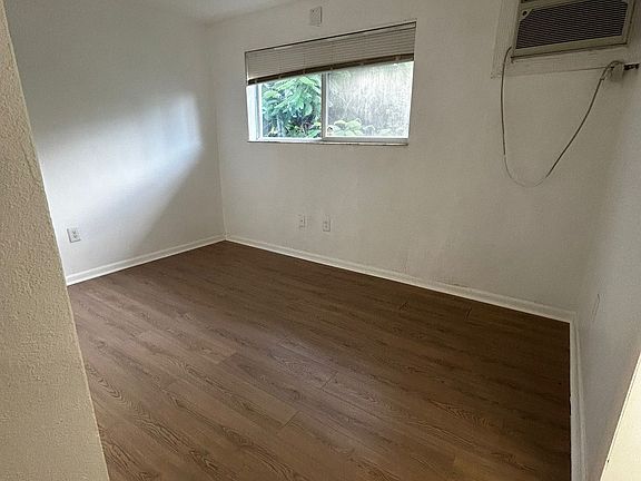 4th image of 3071 SW 27th Ave #27-1