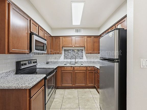 3rd image of 1702 W Tuckey Ln Unit 132
