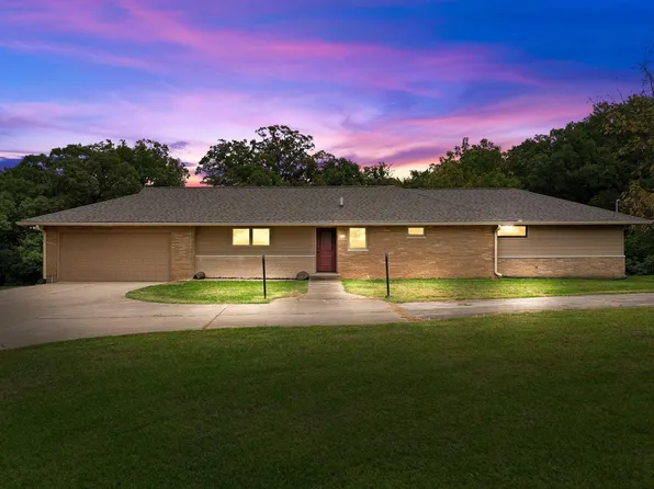 4205 N Sheridan Rd, Pekin, IL 61554