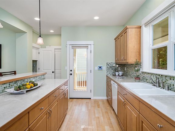 3rd image of 8533 Willowberry Ave NW