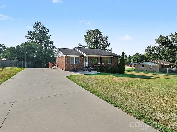 3rd image of 645 Pine Ridge Rd #54