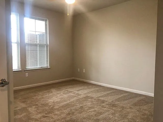 The Glen Apartments — Photo 23