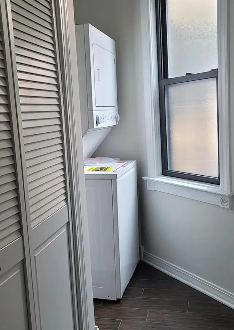 3 bed, 1800 sqft, $2,100 — Photo 2