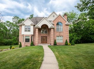 117 Lost Lake Ct, Mars, PA 16046