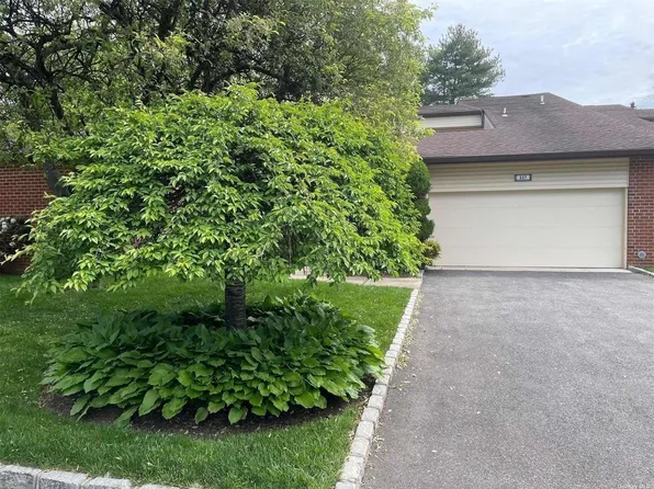 227 Ibis Ct, Manhasset, NY 11030