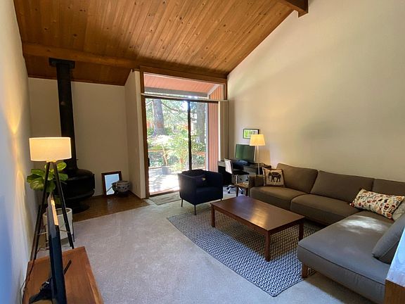 5th image of 325 Cypress Point Dr
