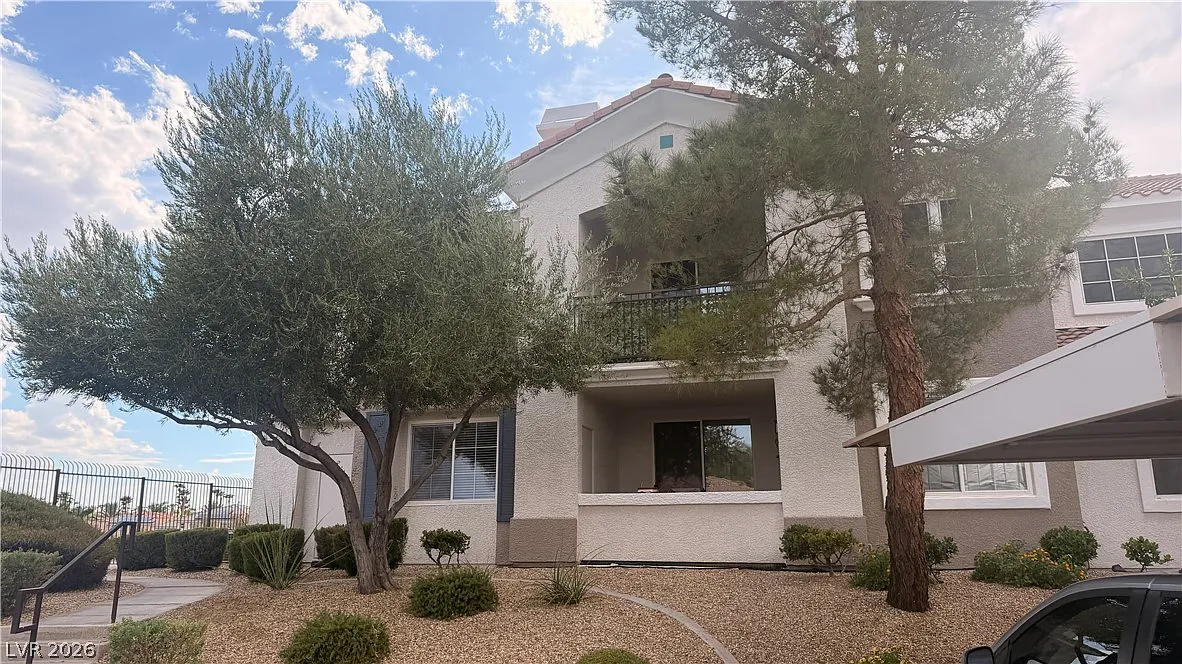 2 bed, 2.0 bath, 1349 sqft, $1,800 — Photo 3