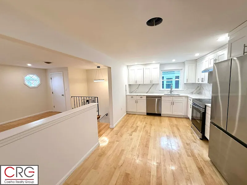 Building Photo - 9 Dwight St #2
