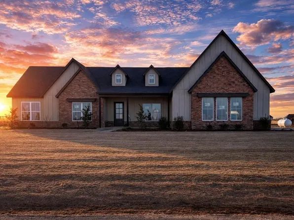 2541 S May Ave, Guthrie, OK 73044