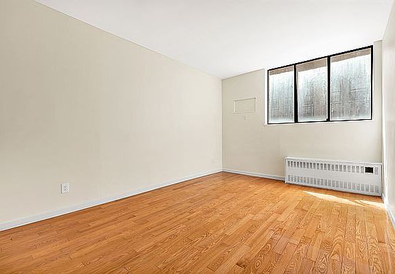 4th image of 9 E 32nd St #8FI