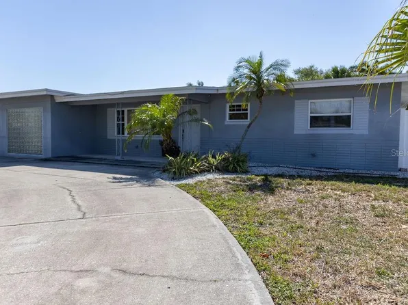 10126 4th St E, Treasure Island, FL 33706