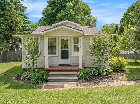 8523 Lakeshore Rd, Lexington, MI 48450