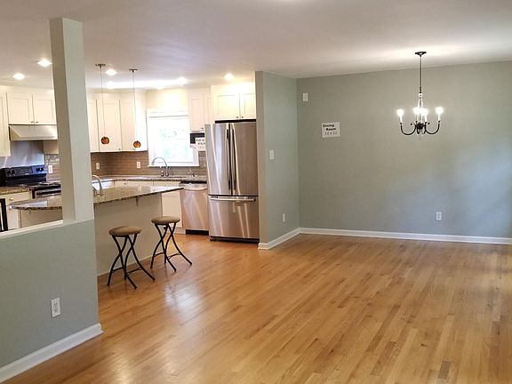 3rd image of 2713 Oberlin Dr