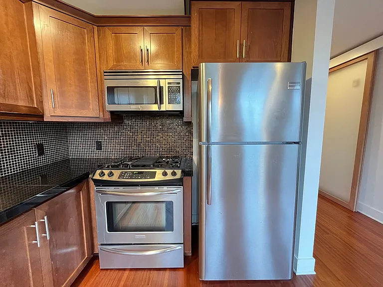 838 SE 38th Ave #302 — Photo 14