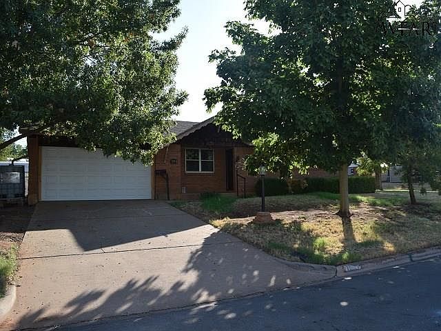 1st image of 1004 Lincoln Dr