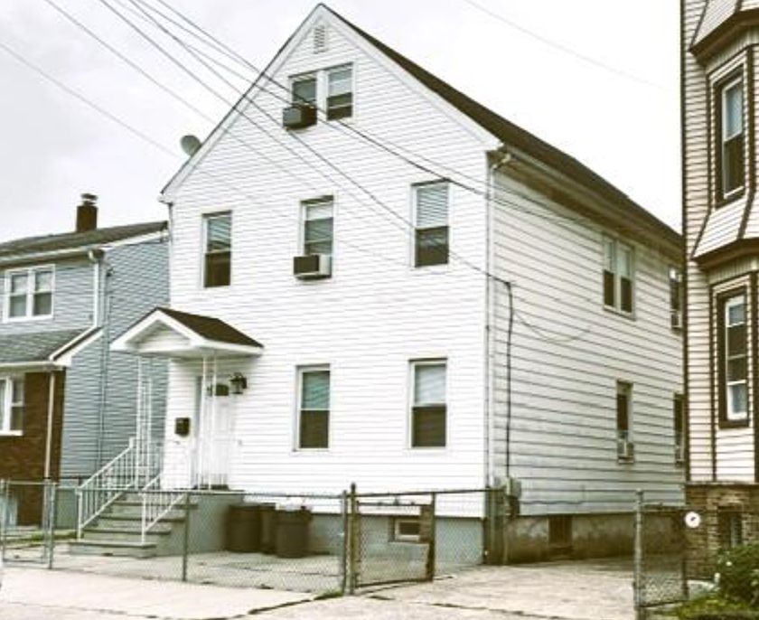 1st image of 196 Devon St APT 1