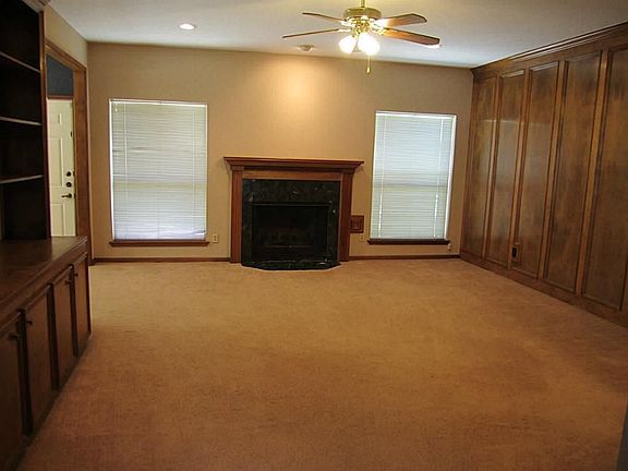 2nd image of 6810 San Remo Dr