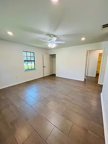 165 E Pecan St #1 Photo 1