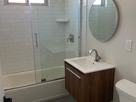 3rd image of 3229 Kentucky Pl #B