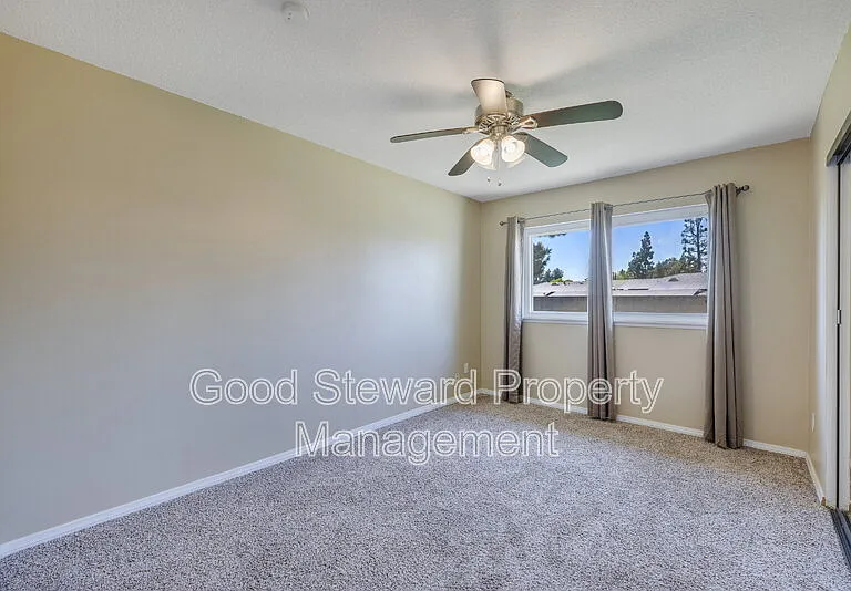 1219 N Van Buren St — Photo 16