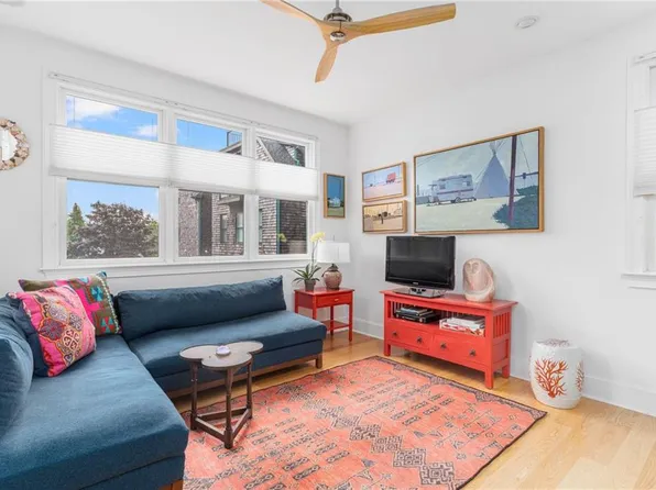 55 Roseneath Ave Unit Ax, Newport, RI 02840