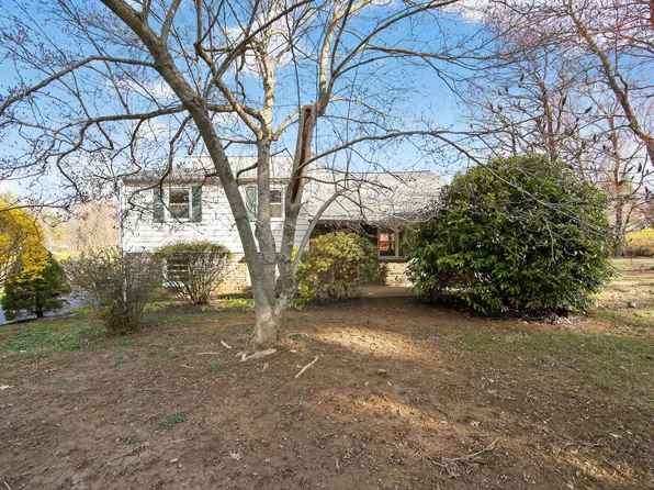 1567 Sugartown Rd, Paoli, PA 19301