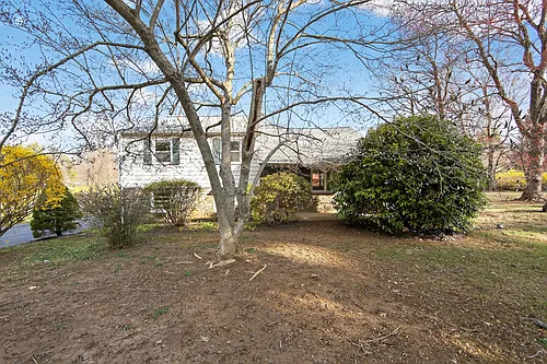 1567 Sugartown Rd Photo 1