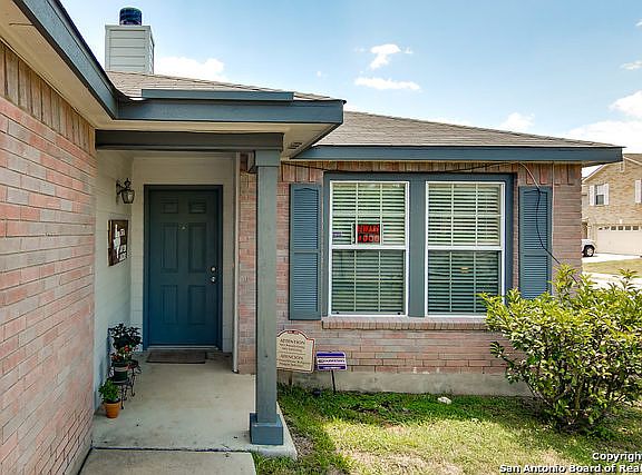 3rd image of 8034 Agua Dulce