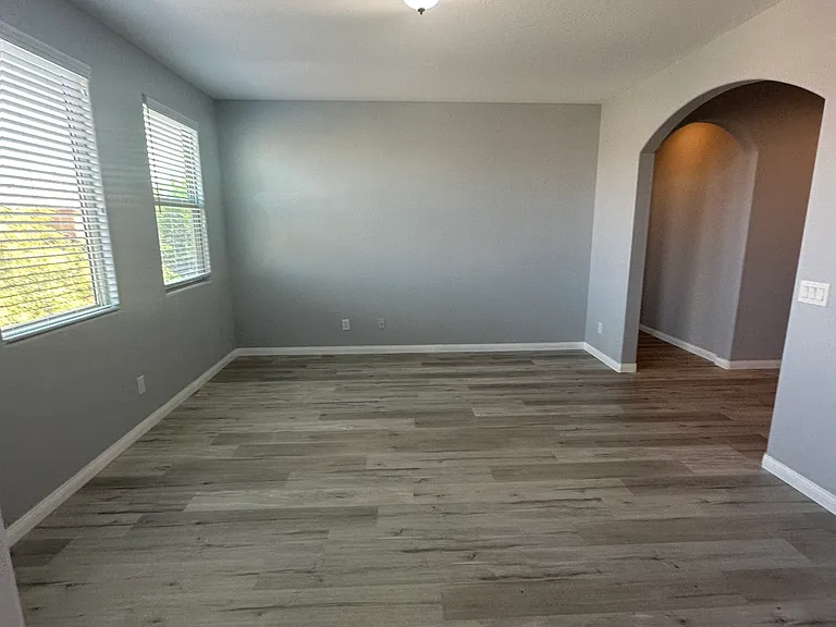 576 Glassford Ct — Photo 28